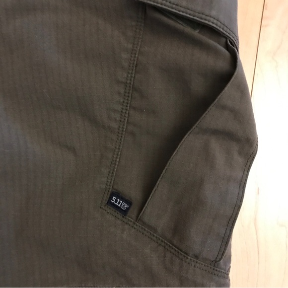 5.11 Tactical mens shorts sz 32 cargo 8 pockets - Picture 6 of 7